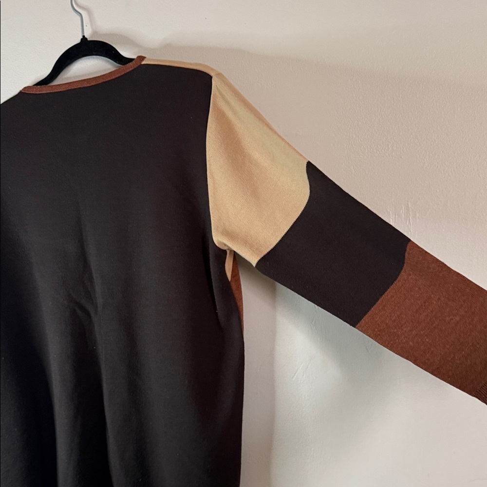 KL Collection Colorblock Sweater - Size L - Picture 4 of 5